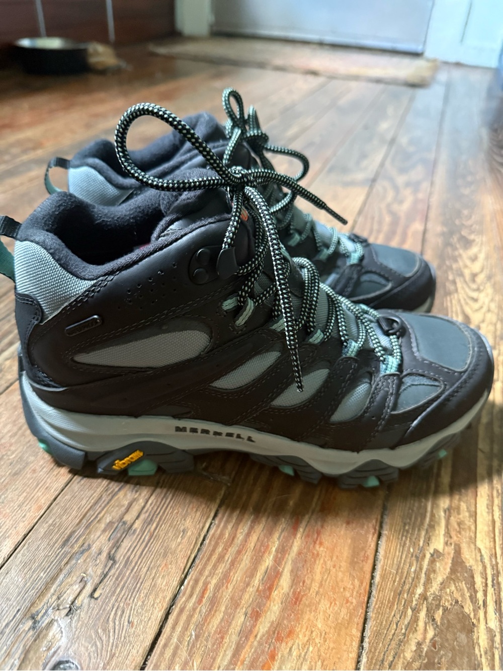 Merrell Black Gray Hiking Shoes with Mint Highlights - Picture 3 of 8